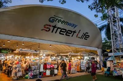 Greenway StreetLife entrance and market stalls in Hat Yai